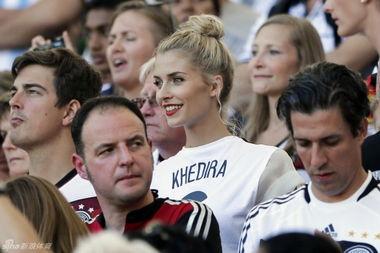 阿根廷球员太太团爆料视频,揭秘足坛背后的故事 第2张 阿根廷球员太太团爆料视频,揭秘足坛背后的故事 第2张