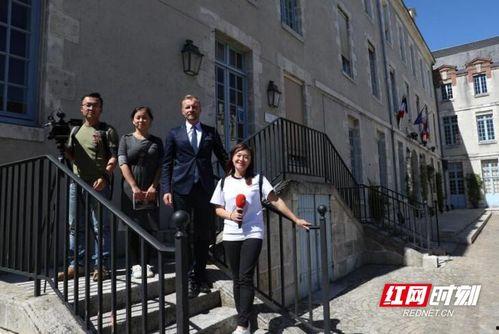 徐州吃瓜网红事件视频曝光,揭秘网络舆论风波背后的真相 第3张 徐州吃瓜网红事件视频曝光,揭秘网络舆论风波背后的真相 第3张